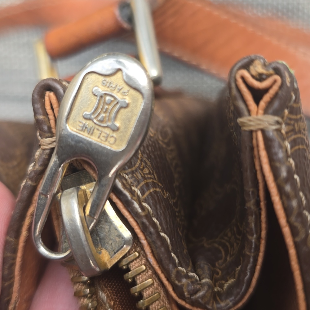 * GUC * Vintage Celine * - Picture 14 of 17